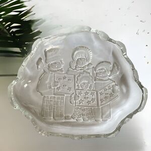 Mikasa Carolers Glass Christmas Candy Sweet Dish Plate Bowl Tray Holiday 8"x7"